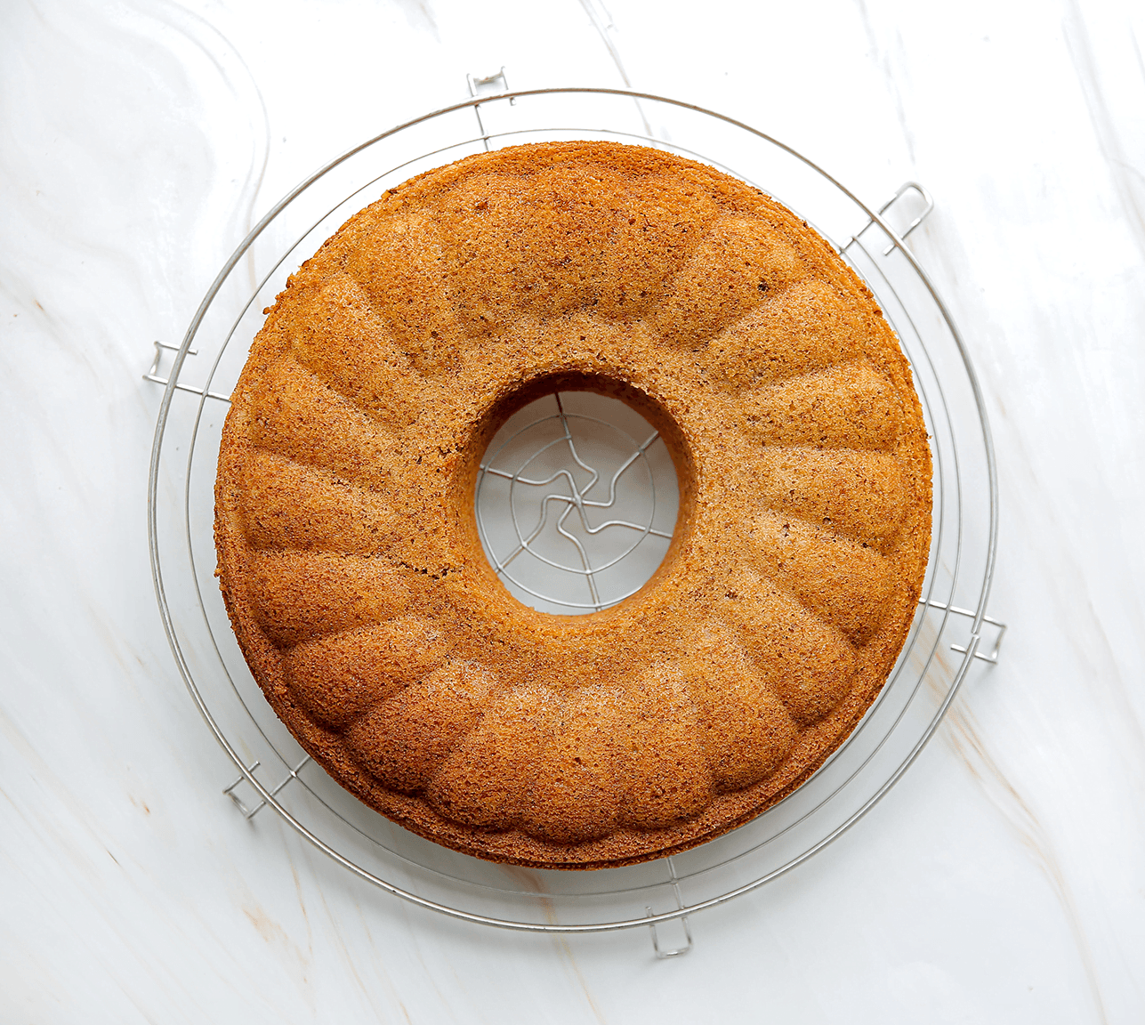 Walnoten-anijscake uit de oven