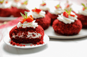 Binnenkant red velvet kroontjes Kookmutsjes