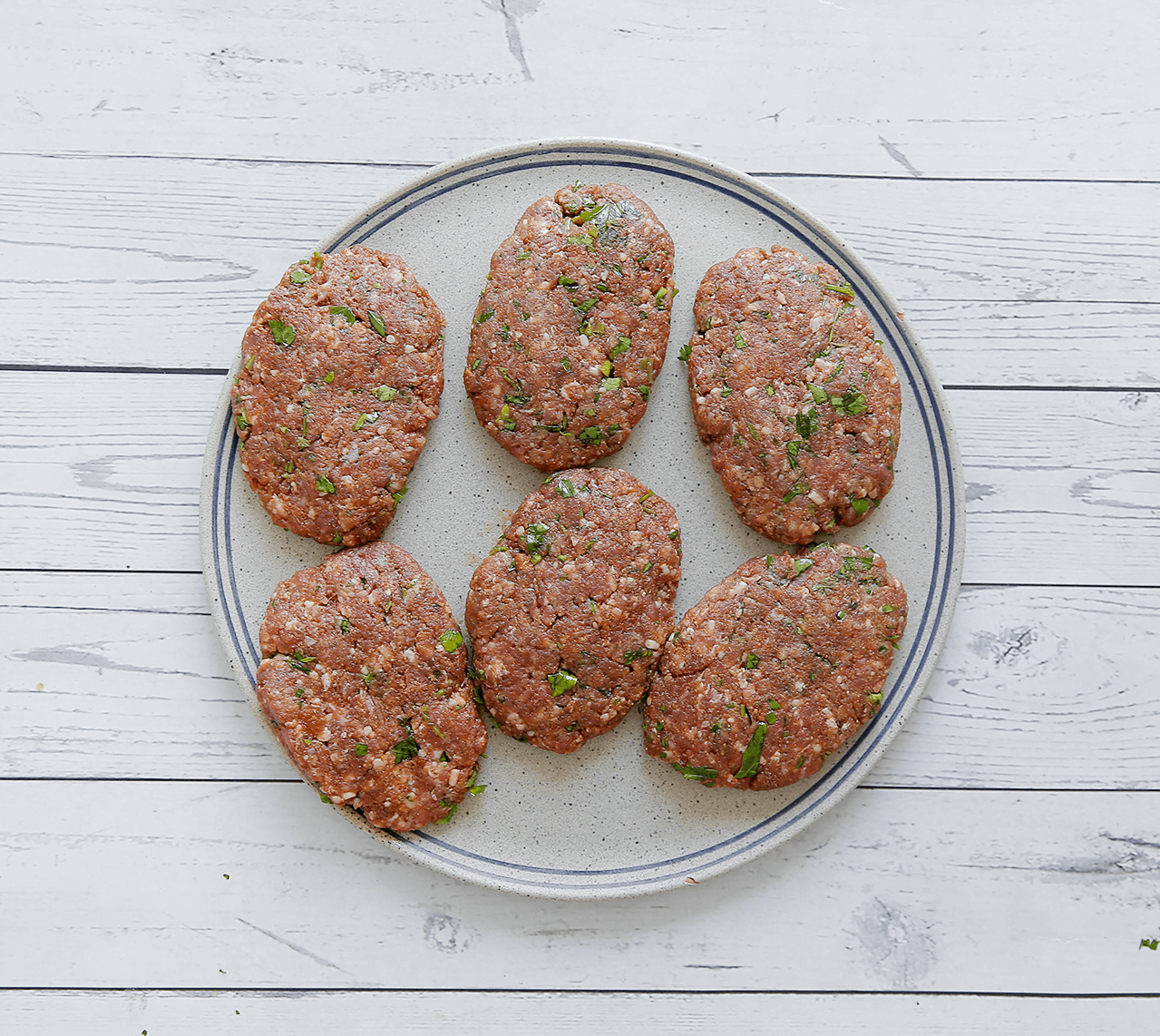 Gehakt vormen tot burgers