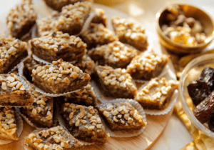 Noten ruitjes met honing (no bake)
