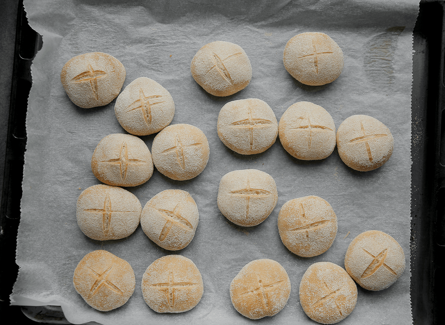 Mini griesmeelbroodjes bakken in de oven