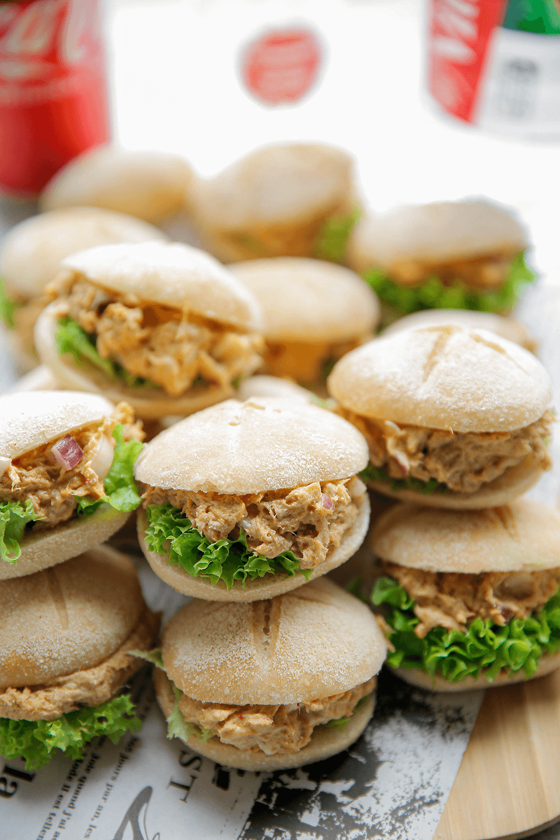 Mini griesmeelbroodjes met tonijn