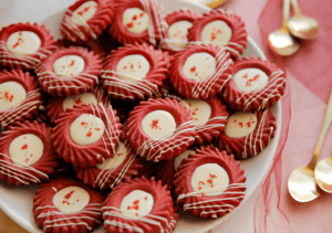 Red velvetkoekjes met witte chocolade Kookmutsjes