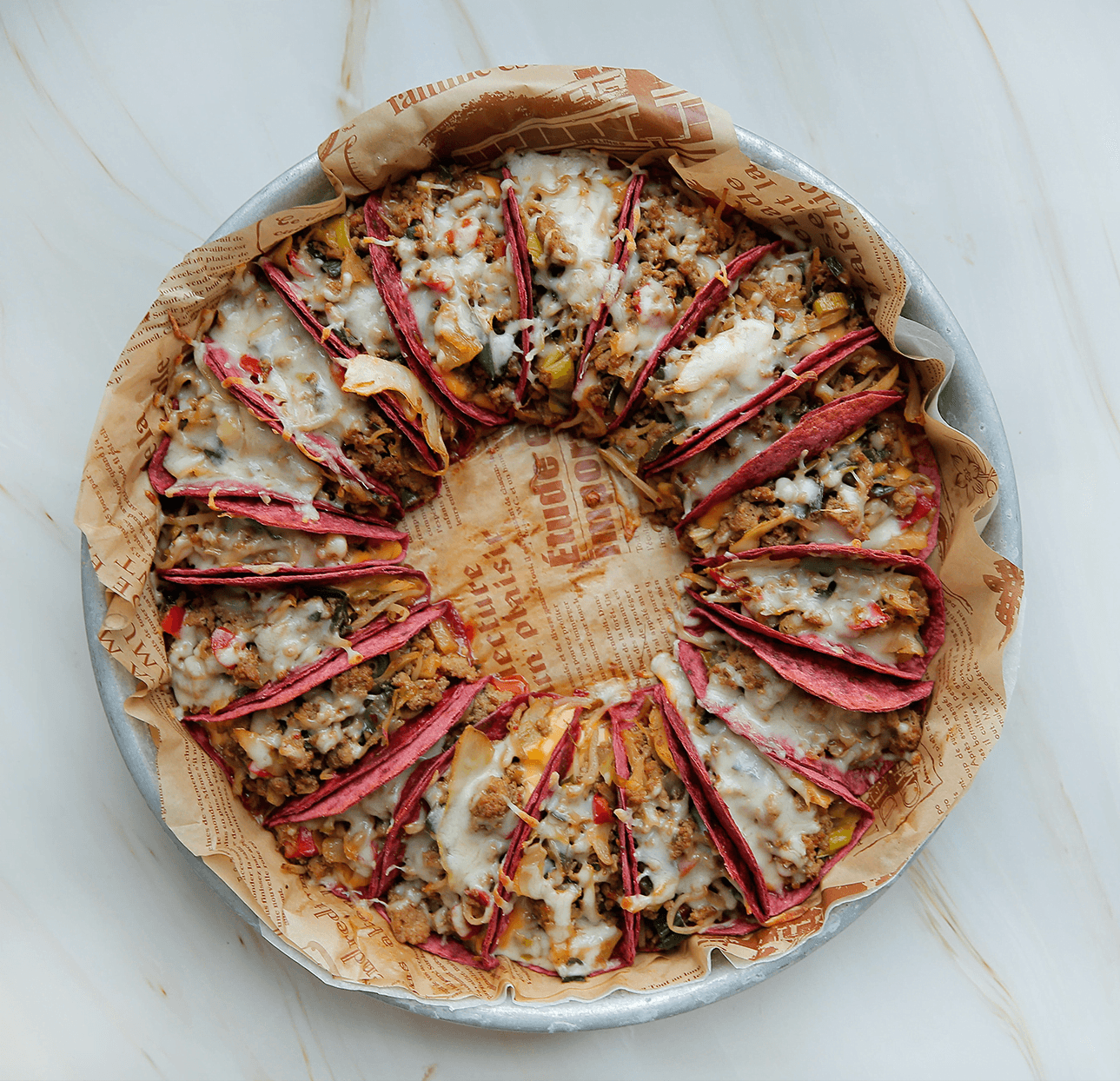 Rode bieten wraps bakken in de oven