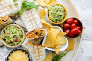 Gehaktwraps met kaassaus