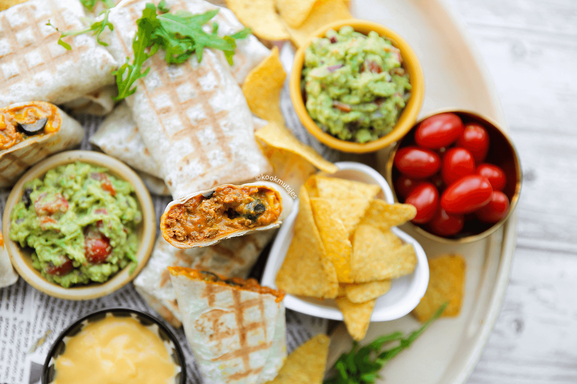 Gehaktwraps met kaassaus