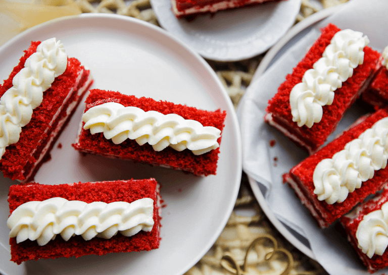 Red velvet kruimelgebakjes
