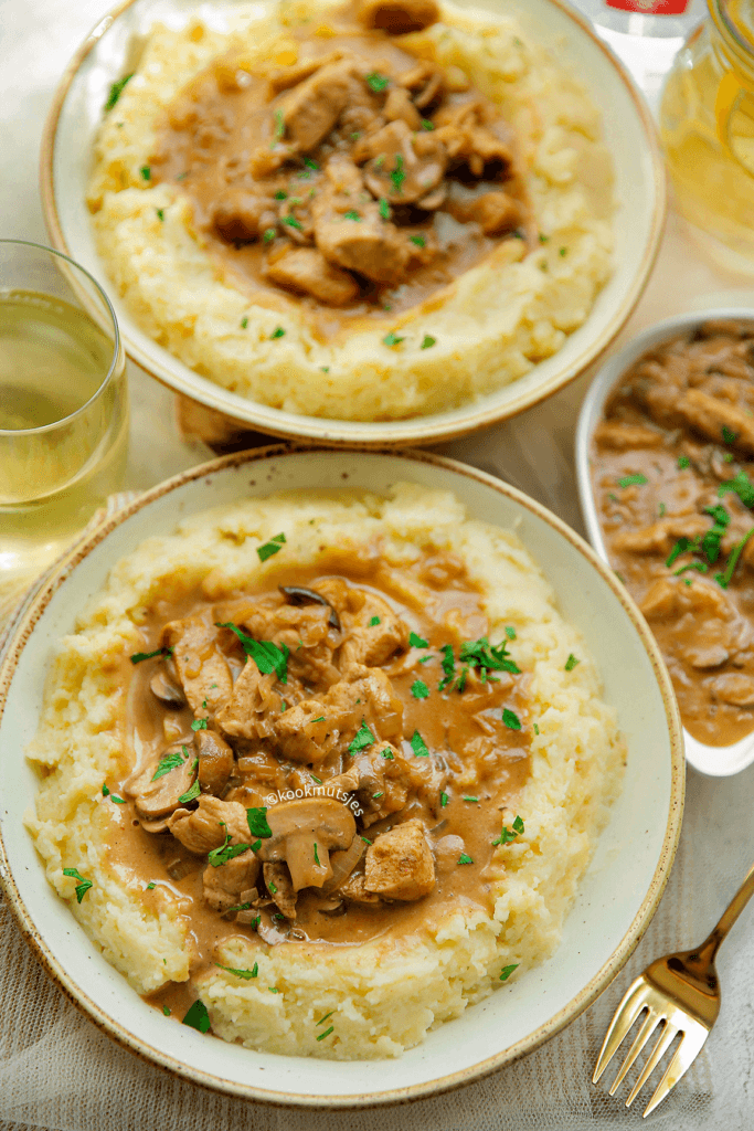 Aardappelpuree met kip in champignonssaus eindresultaat