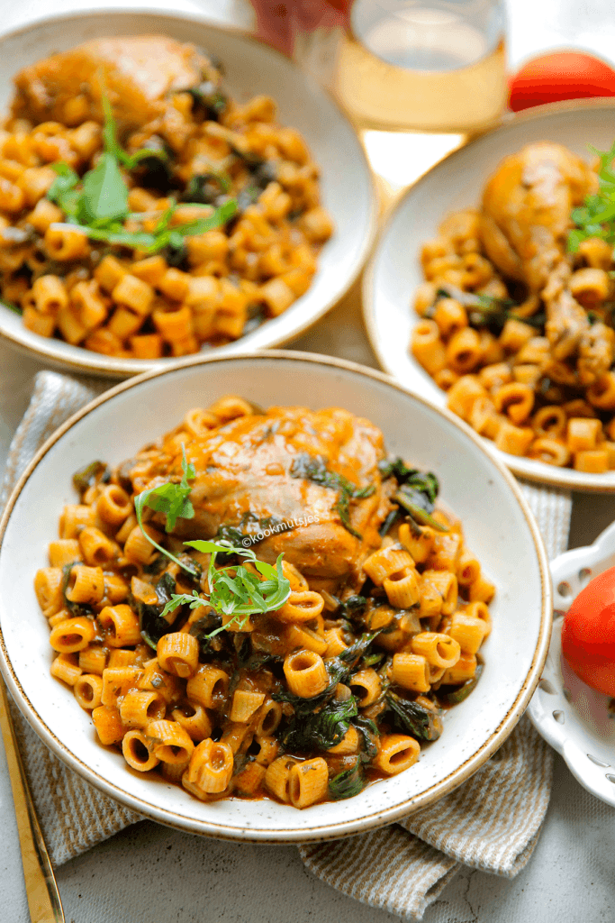 Ditalini met kip in tomatensaus eindresultaat