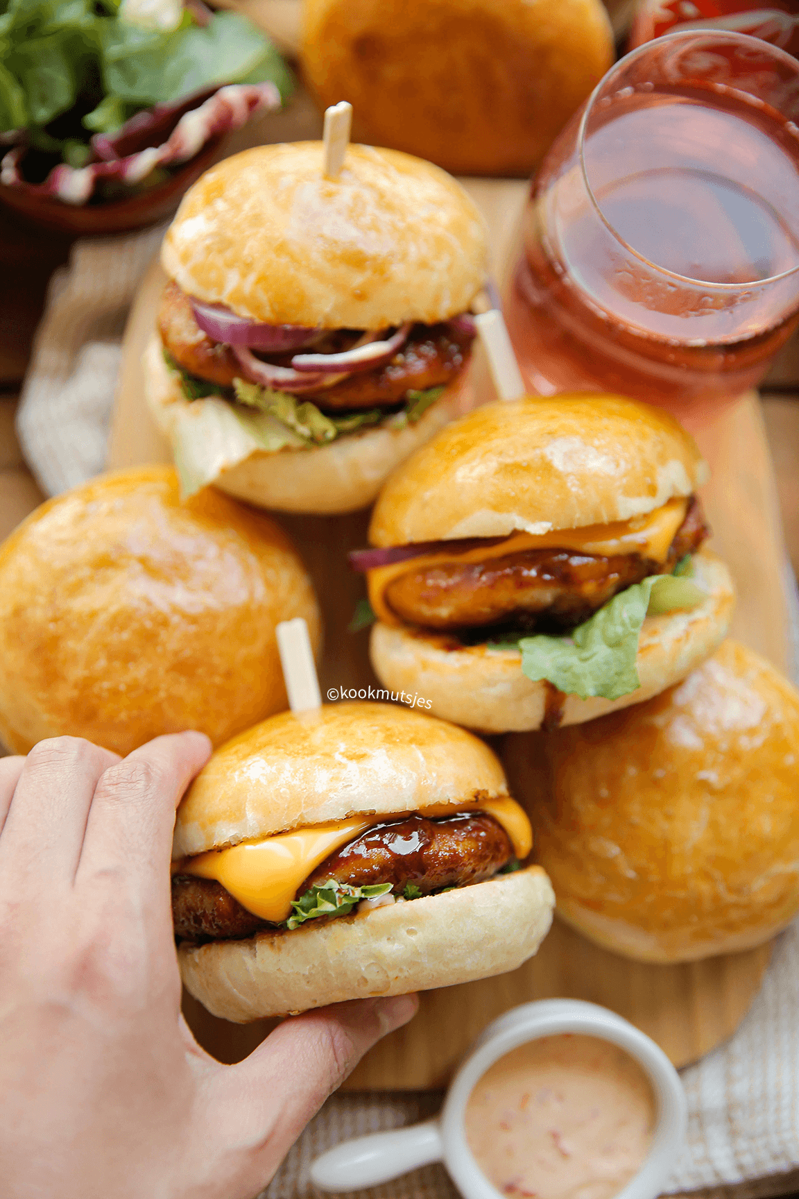 Pittige kipburger met kaasvulling Kookmutsjes