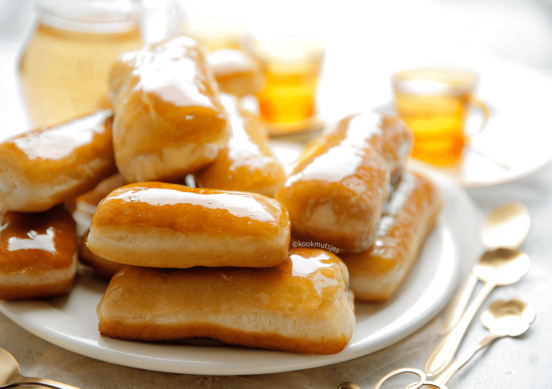 Donuts met custard Kookmutsjes