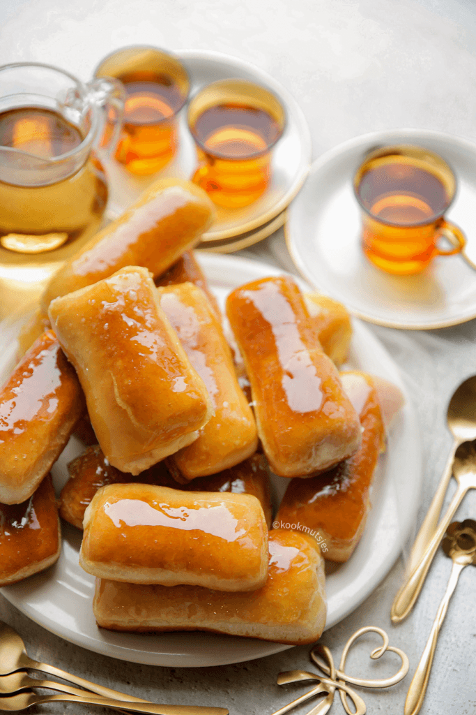 Donuts met vulling van custard Kookmutsjes