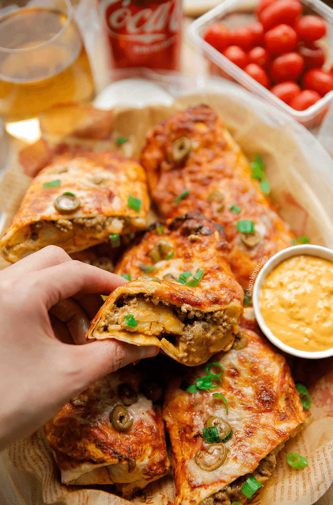 Gevulde wraps met gehakt en friet eindresultaat