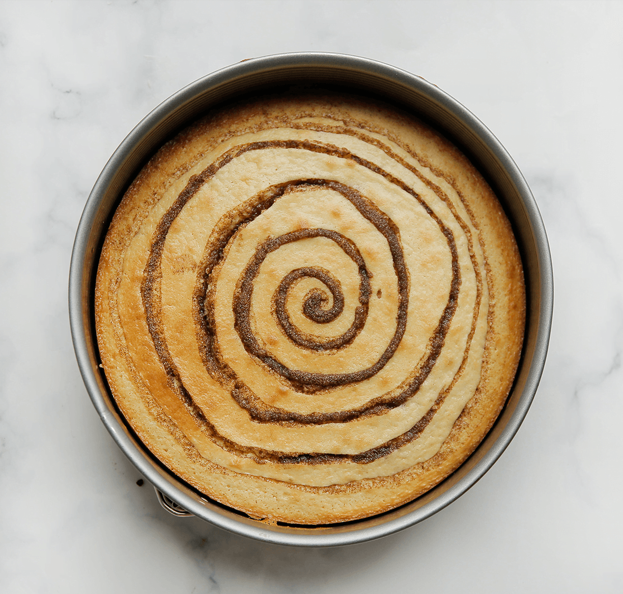 Kaneelcake bakken in de oven