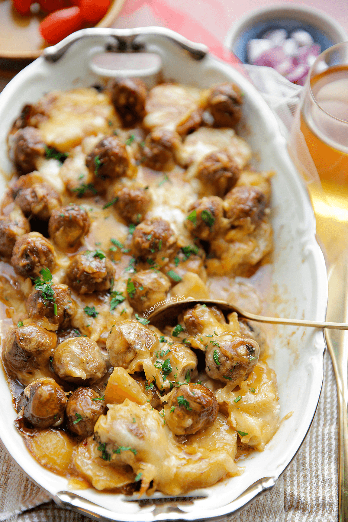 Aardappelschotel met gehaktballen eindresultaat