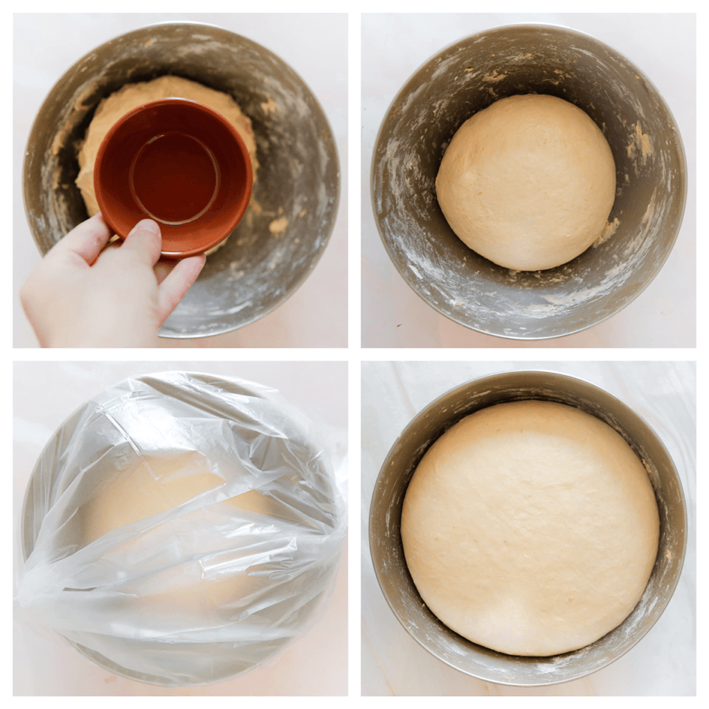 Voeg op het eind de extra 10 ml zonnebloemolie toe. Meng goed. Dek het deeg af en laat 1 uur rijzen op een warme plek in huis of tot het in omvang is verdubbeld.