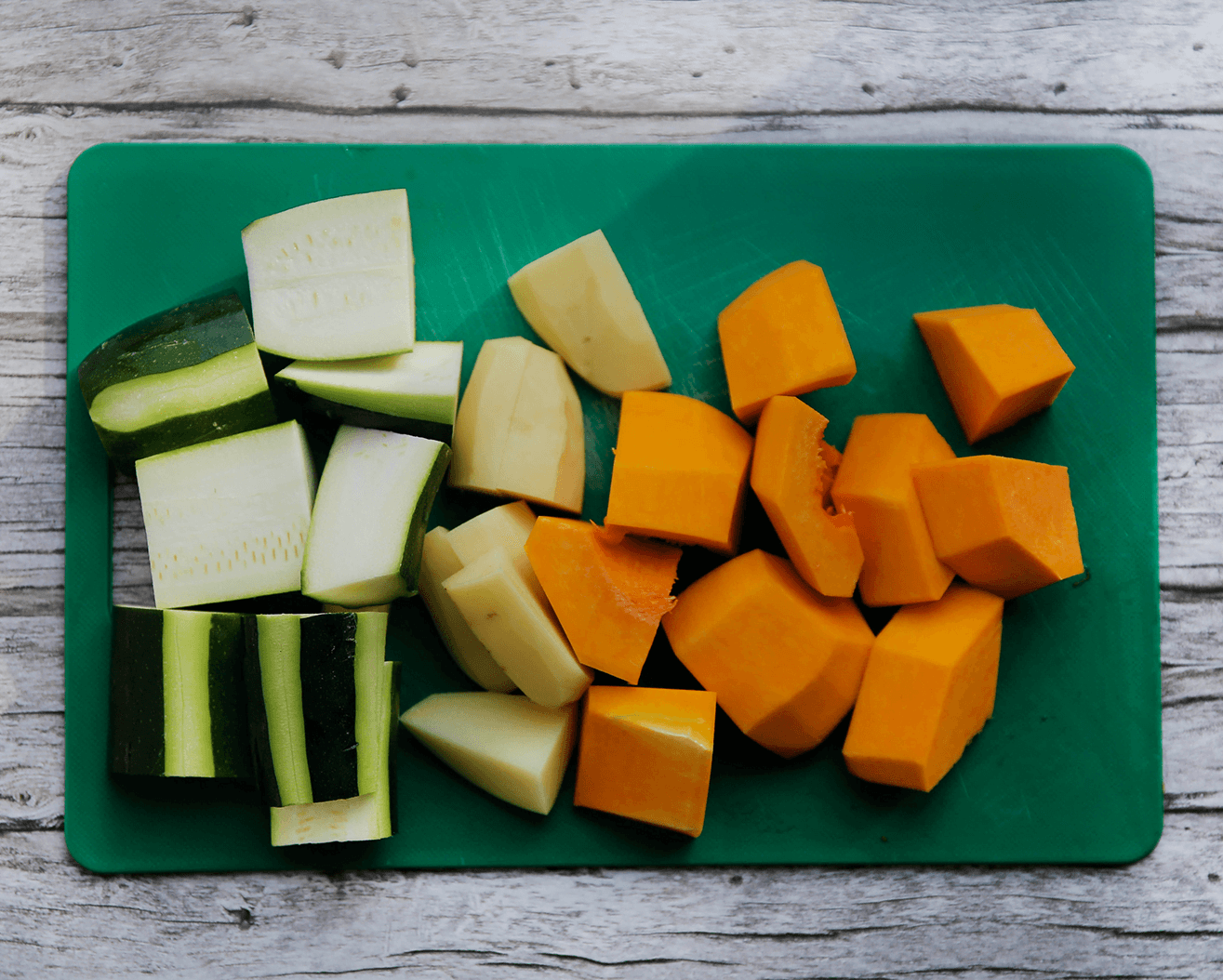 Groenten in stukken snijden