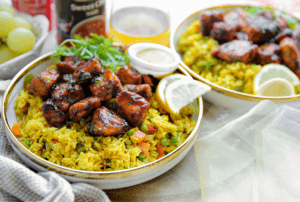 Sticky zalm met gele rijst en groenten Kookmutsjes