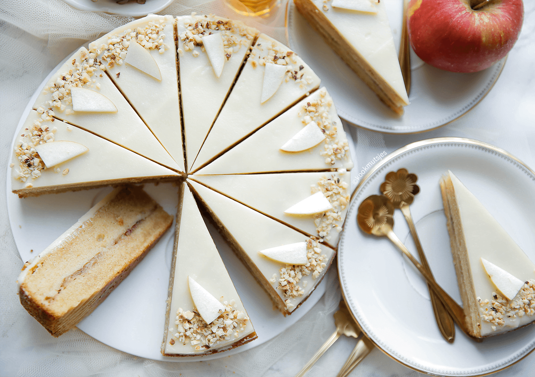 Cake met appelvulling