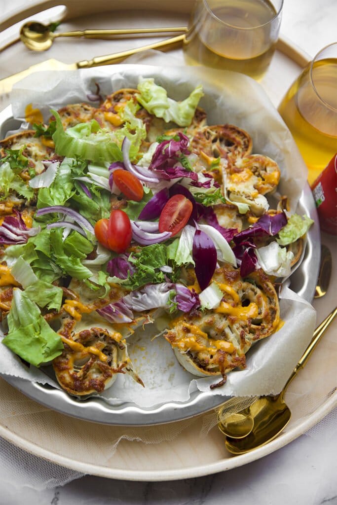 Gevulde gehaktwraps in stukken