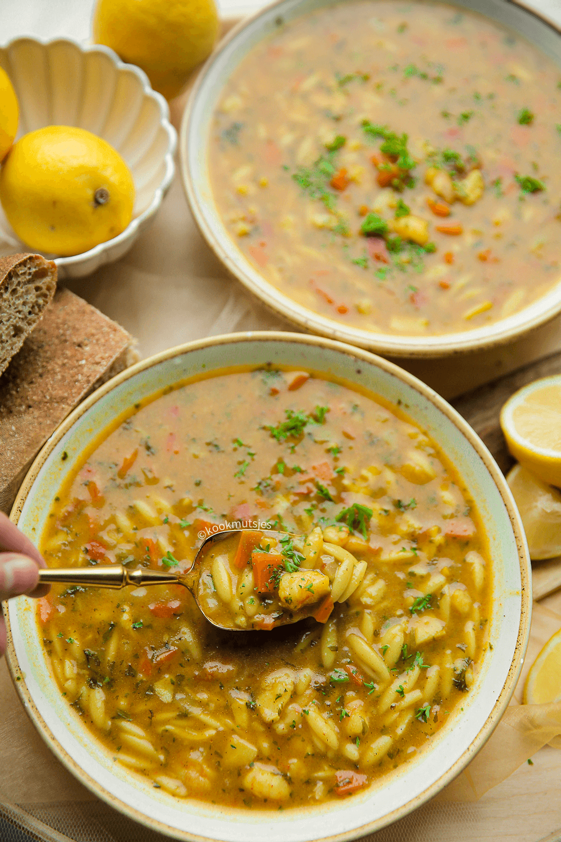 Vissoep met orzo eindresultaat van Kookmutsjes