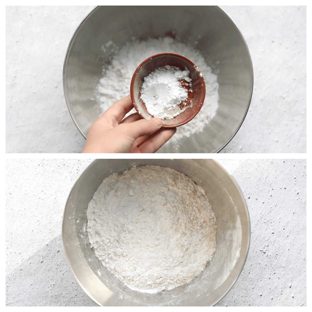 Doe de bloem, maïzena, knoflookpoeder, uienpoeder, het zout, de poedersuiker en cayennepeper in een diepe kom. Meng tot een geheel.