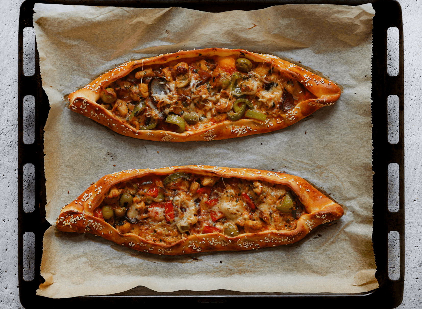 Pide met kip bakken in de oven