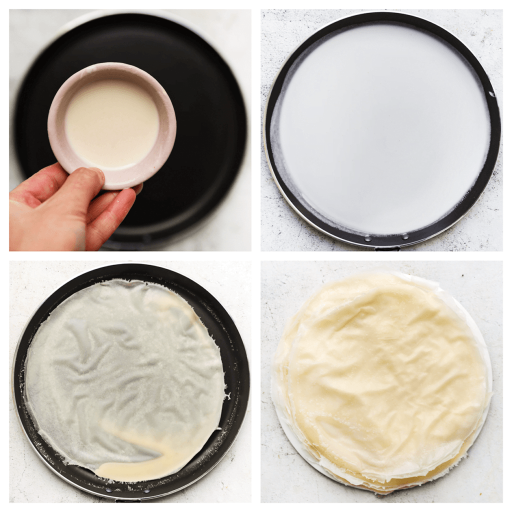 Neem een koude pan en verdeel er wat van het bloemmengsel over (40 gr per filodeeg). Als het beslag mooi verdeeld is, bak het op hoog vuur tot het filodeeg gaar is. Was de pan telkens opnieuw met koud water als je aan een nieuwe begint.