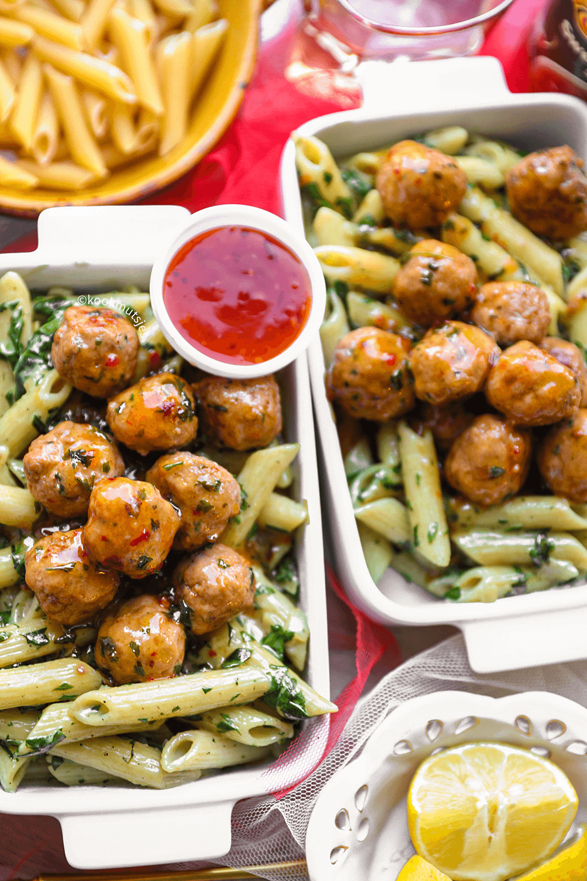 Penne met gehaktballen in saus eindresultaat