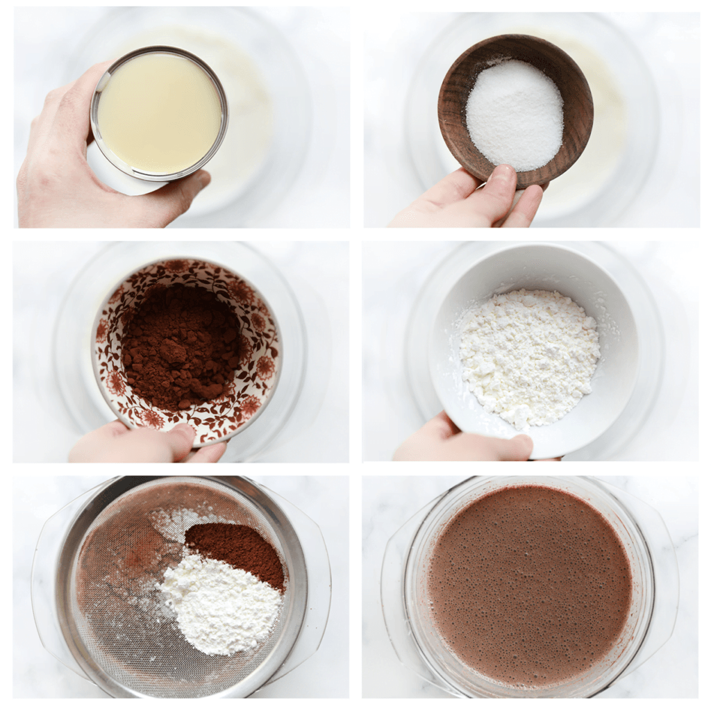 Doe de melk samen met de gecondenseerde melk in een diepe kom. Zeef de maïzena en het cacaopoeder boven de kom. Meng alles goed met een garde.