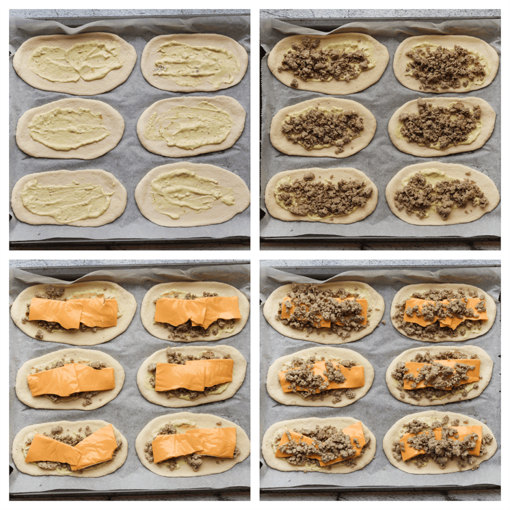 Plaats het deeg op een bakplaat met bakpapier. Verdeel er wat van het gehakt over, gevolgd door cheddar kaas en nog meer gehakt. 