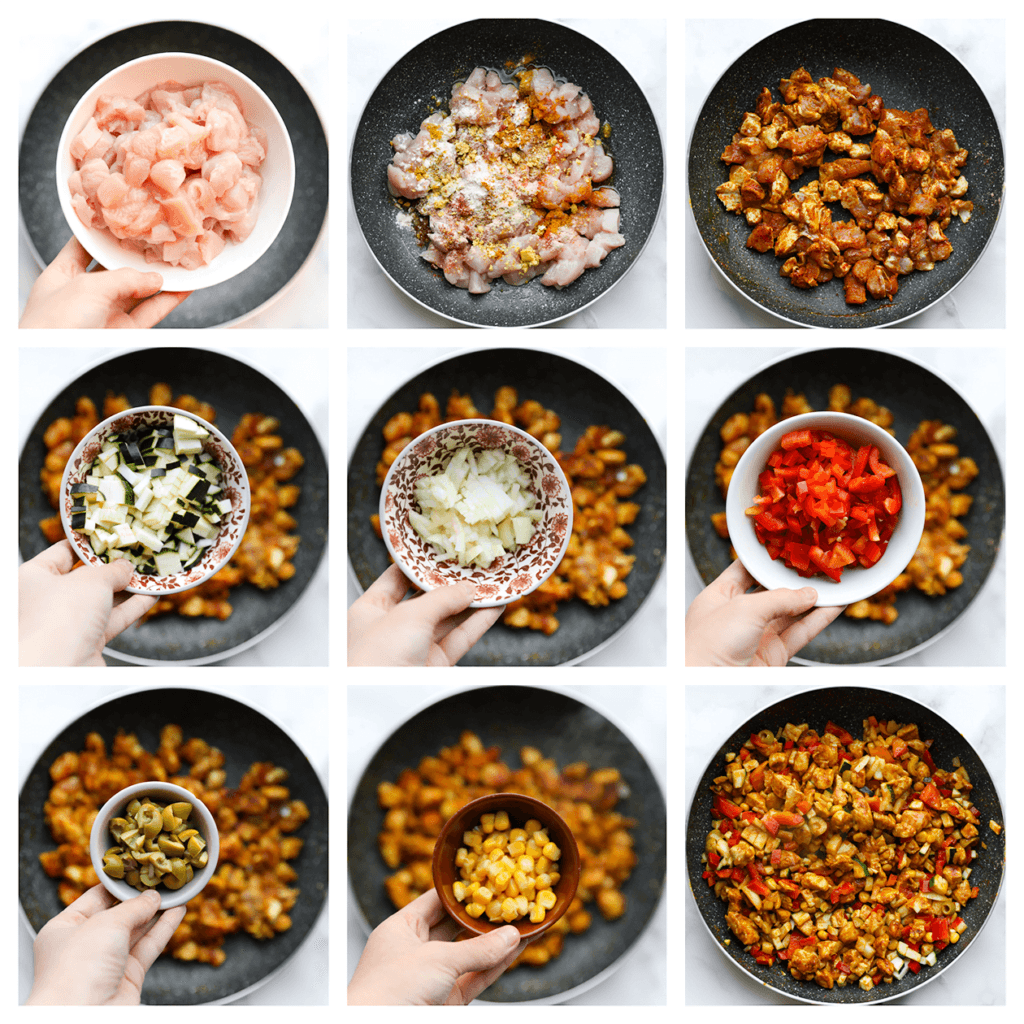 Was de kip en snijd deze in stukken. Verhit olijfolie in een pan op middelhoog vuur. Voeg de kip, ras el hanout, currypoeder, knoflookpoeder, uienpoeder en cayennepeper toe. Verkruimel het kippenbouillonblokje boven de pan. Bak gedurende 3 minuten. Voeg de gele ui, courgette, rode paprika, maïs en groene olijven toe. Meng goed en bak nog eens 4-5 minuten.