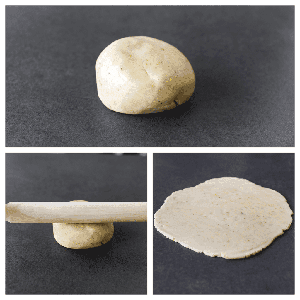 Stort het koekjesdeeg op een met bloem bestoven werkplek. Rol het deeg uit tot een ronde lap met een dikte van een halve cm.