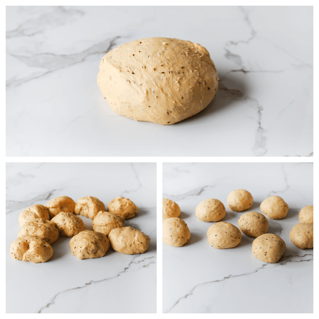 Verdeel het deeg in 10 stukken van elk 90 gram en vorm er bollen van.