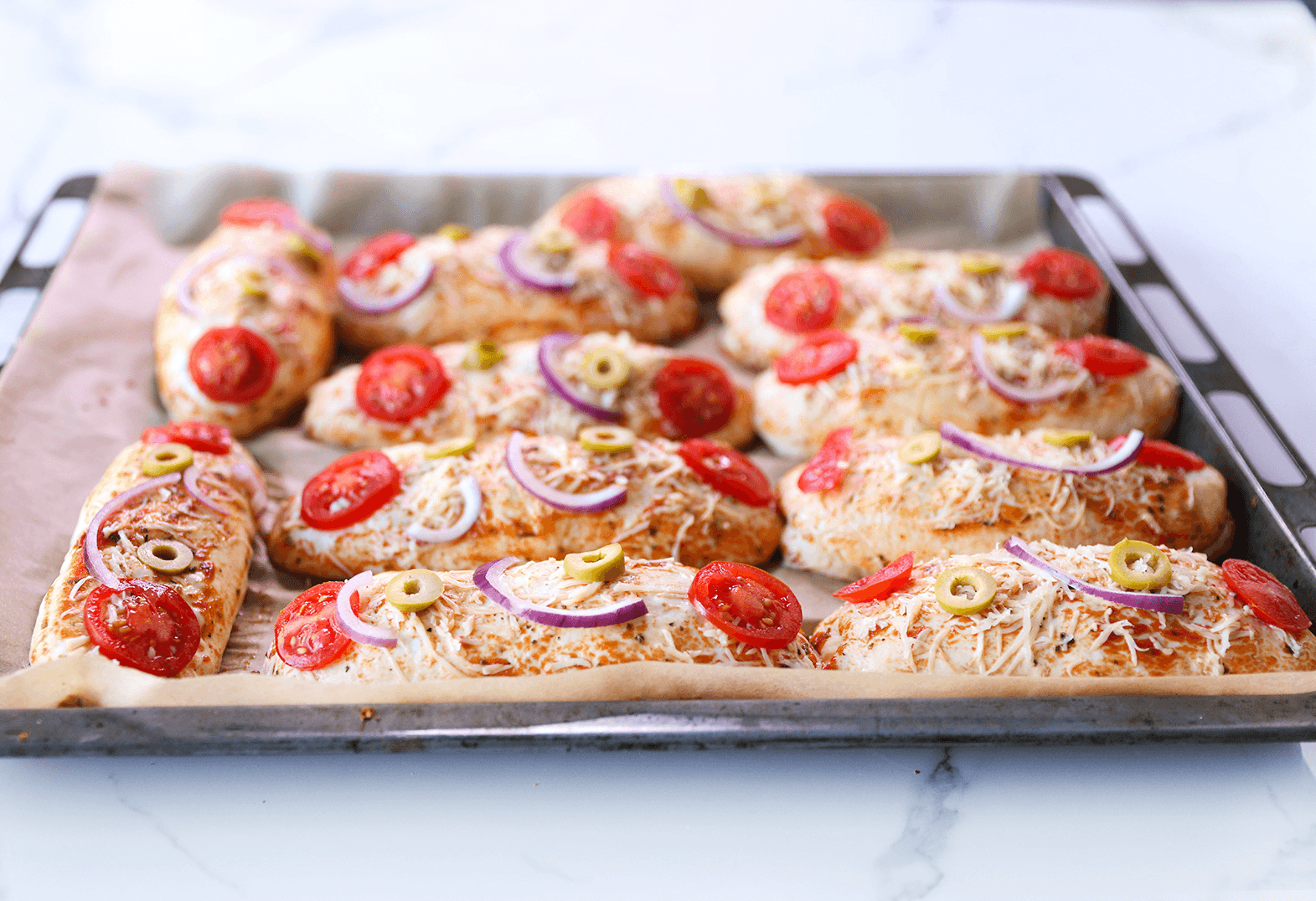 Broodjes laten rijzen tot ze in omvang zijn verdubbeld
