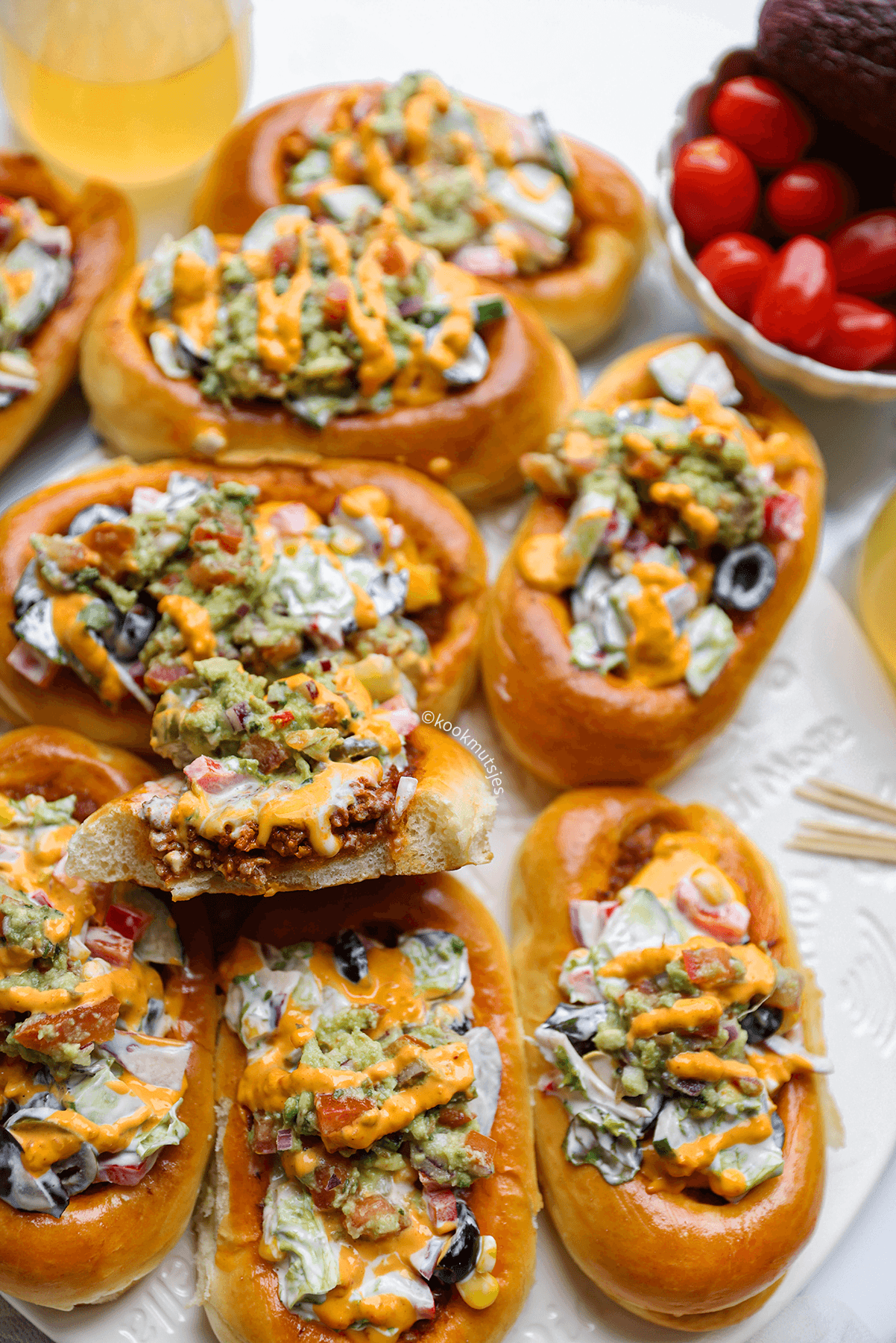 Gehaktbroodjes met salade en guacamole eindresultaat Kookmutsjes