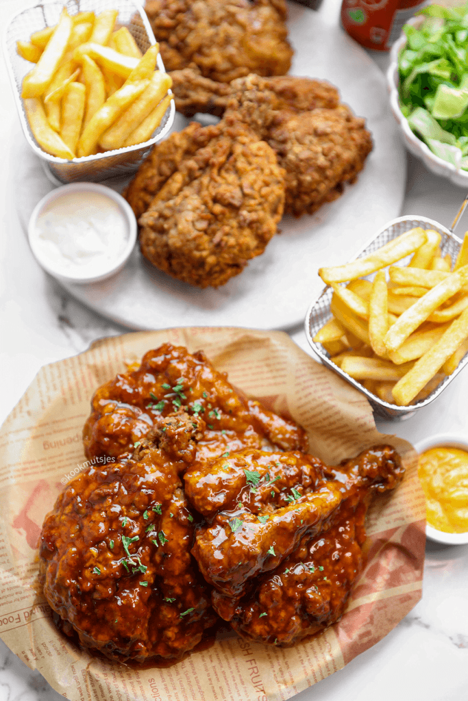 Krokante kippenpoten eindresultaat van Kookmutsjes