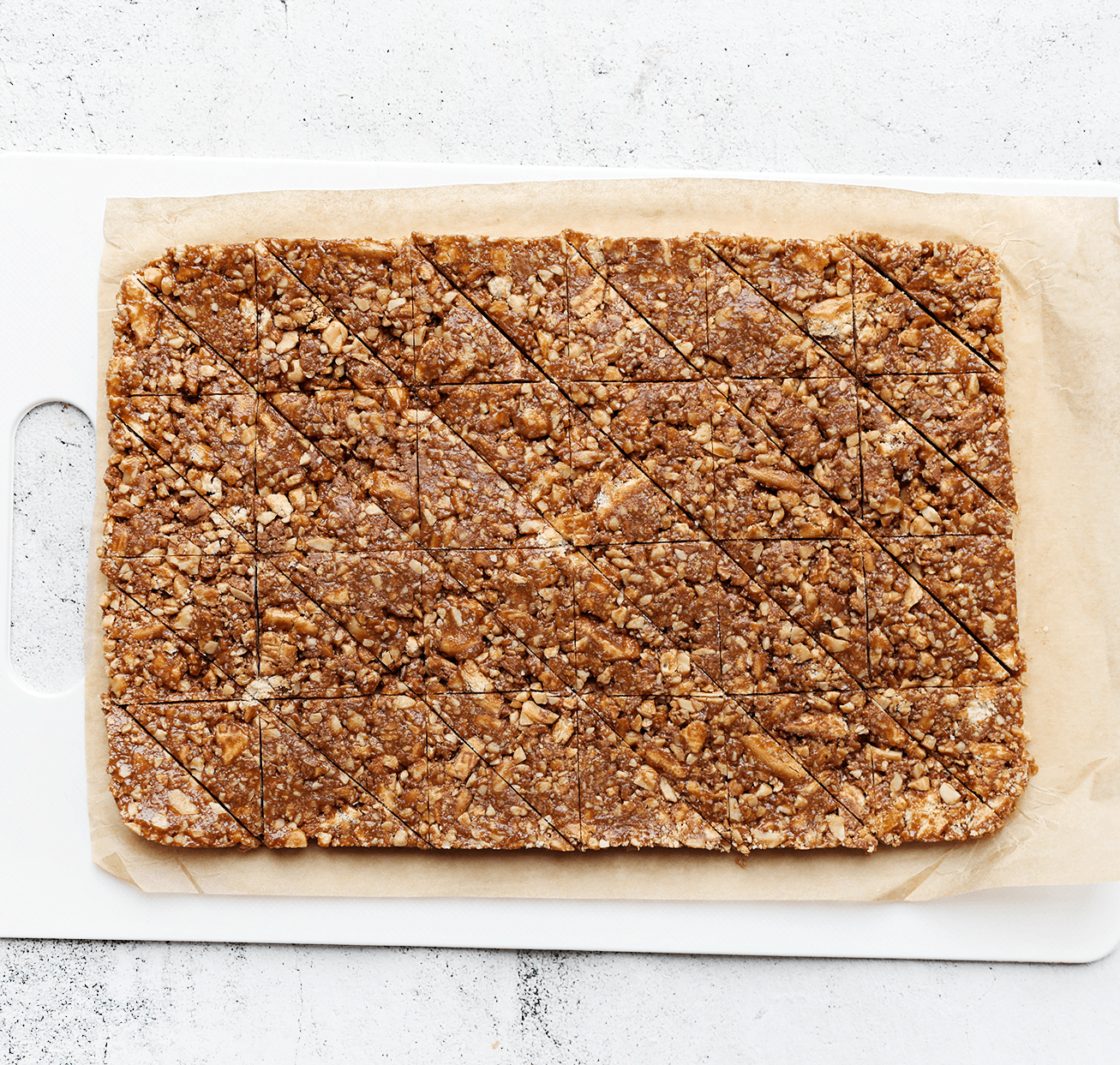 Snickerskoek in stukken snijden