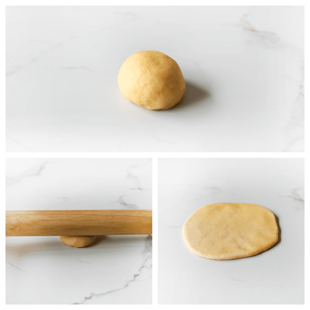 Neem een bolletje deeg en rol het plat met een deegroller.