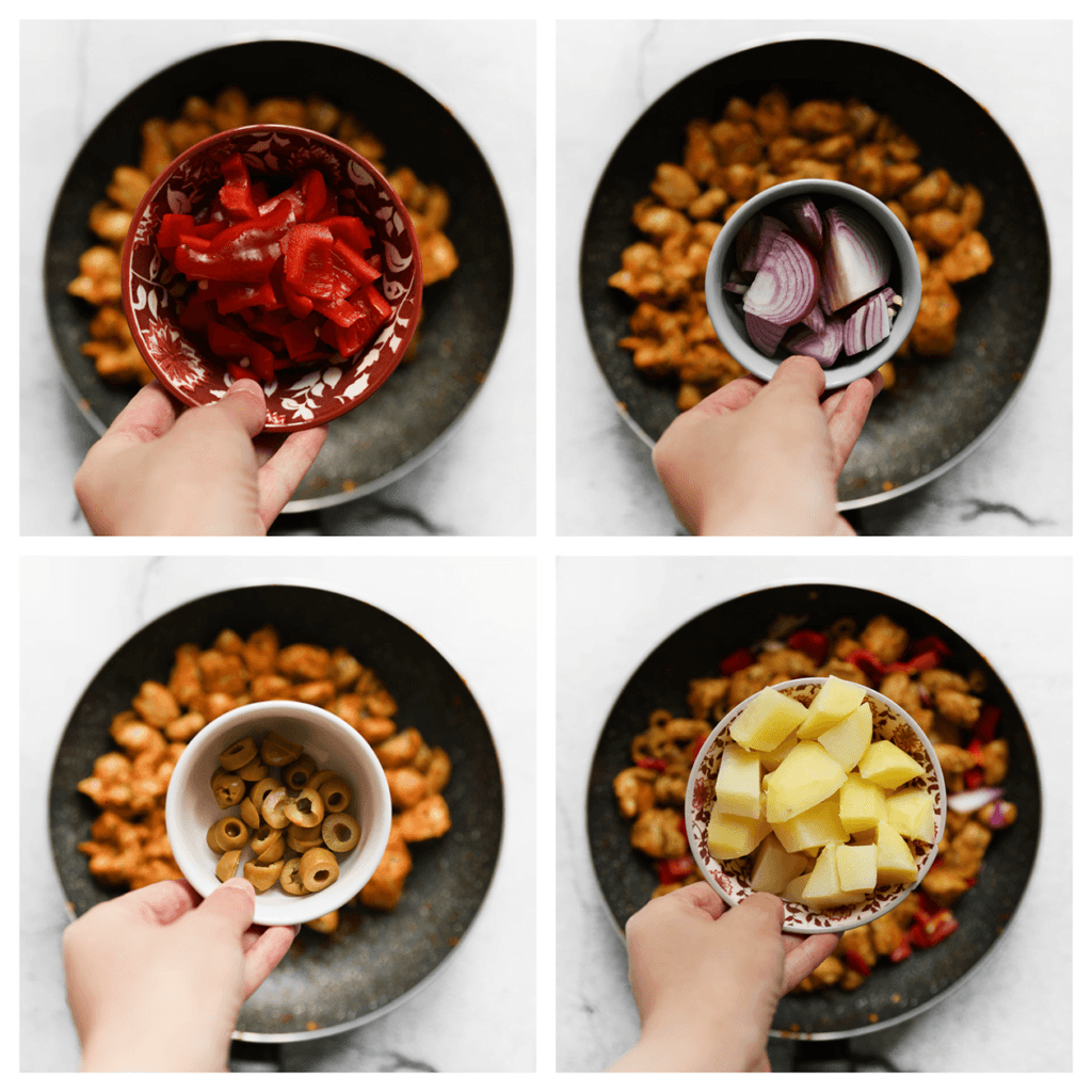 Voeg vervolgens de rode puntpaprika, rode ui en groene olijven toe. Meng alles goed door elkaar. Voeg tot slot de aardappelblokjes toe en bak nog 3 minuten.