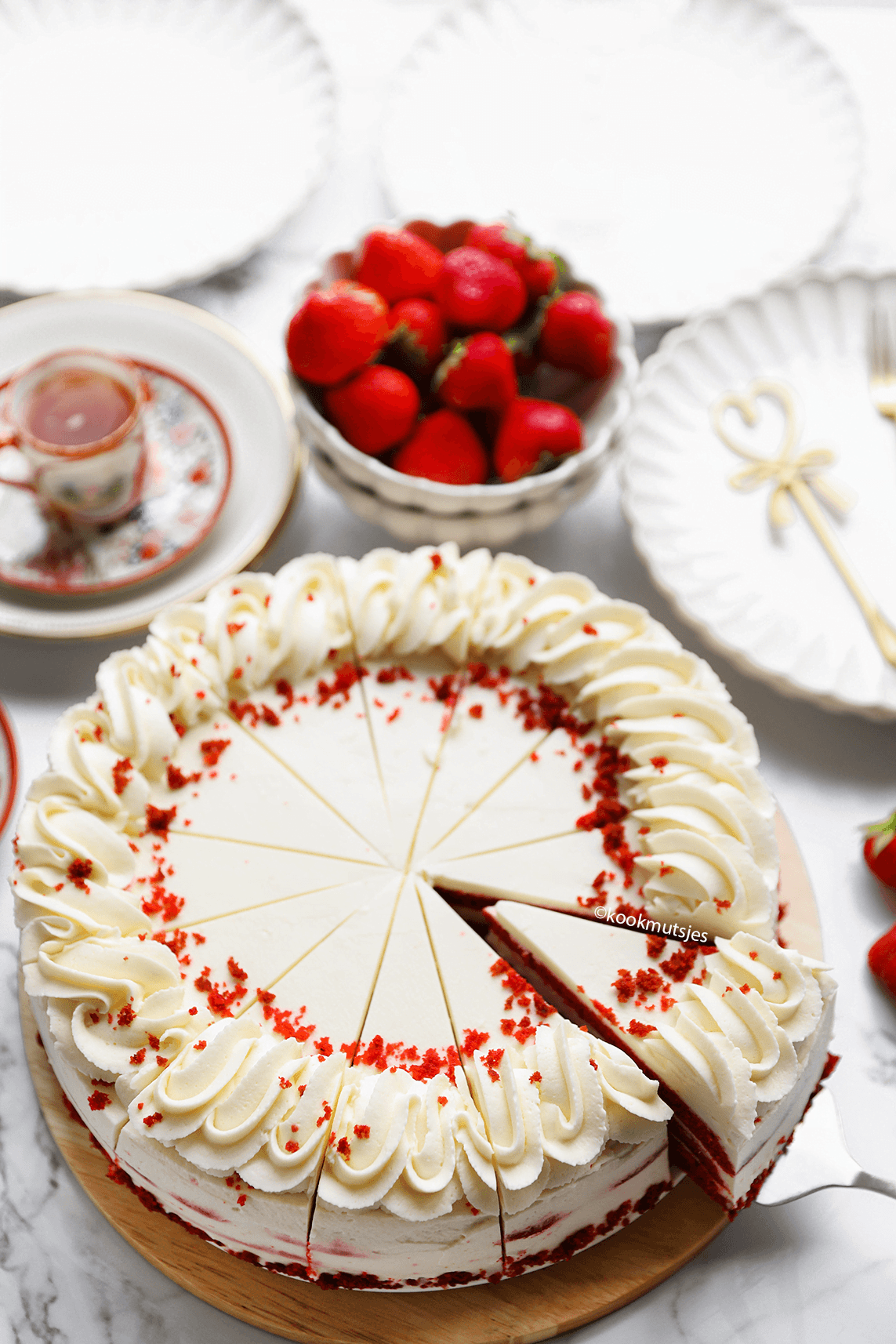 Red velvet cake (no bake) eindresultaat Kookmutsjes