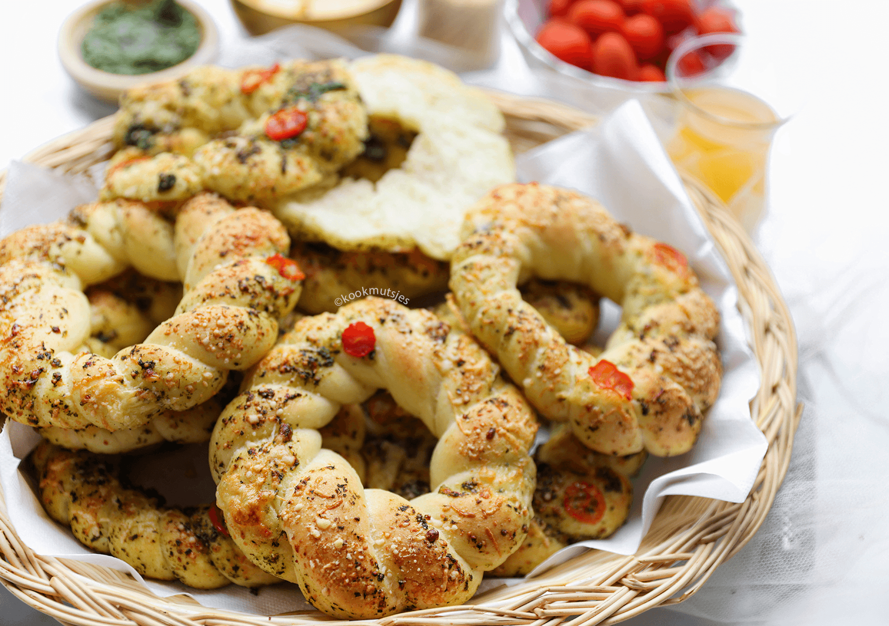 Pesto vlechtbroodjes