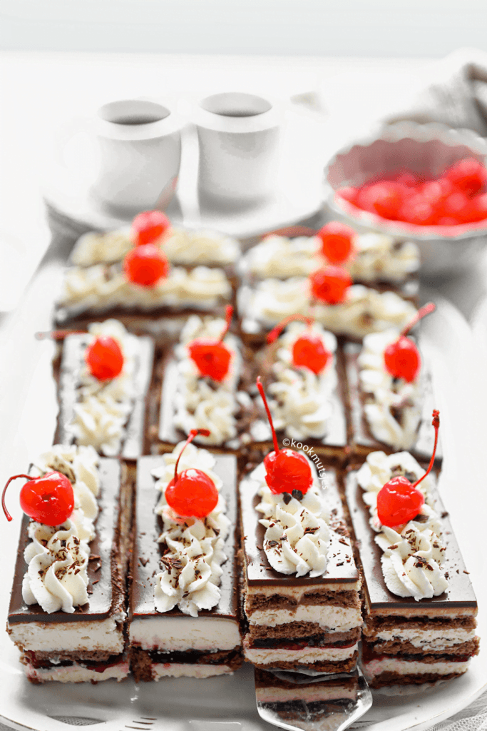 Cherry dessert no bake eindresultaat Kookmutsjes