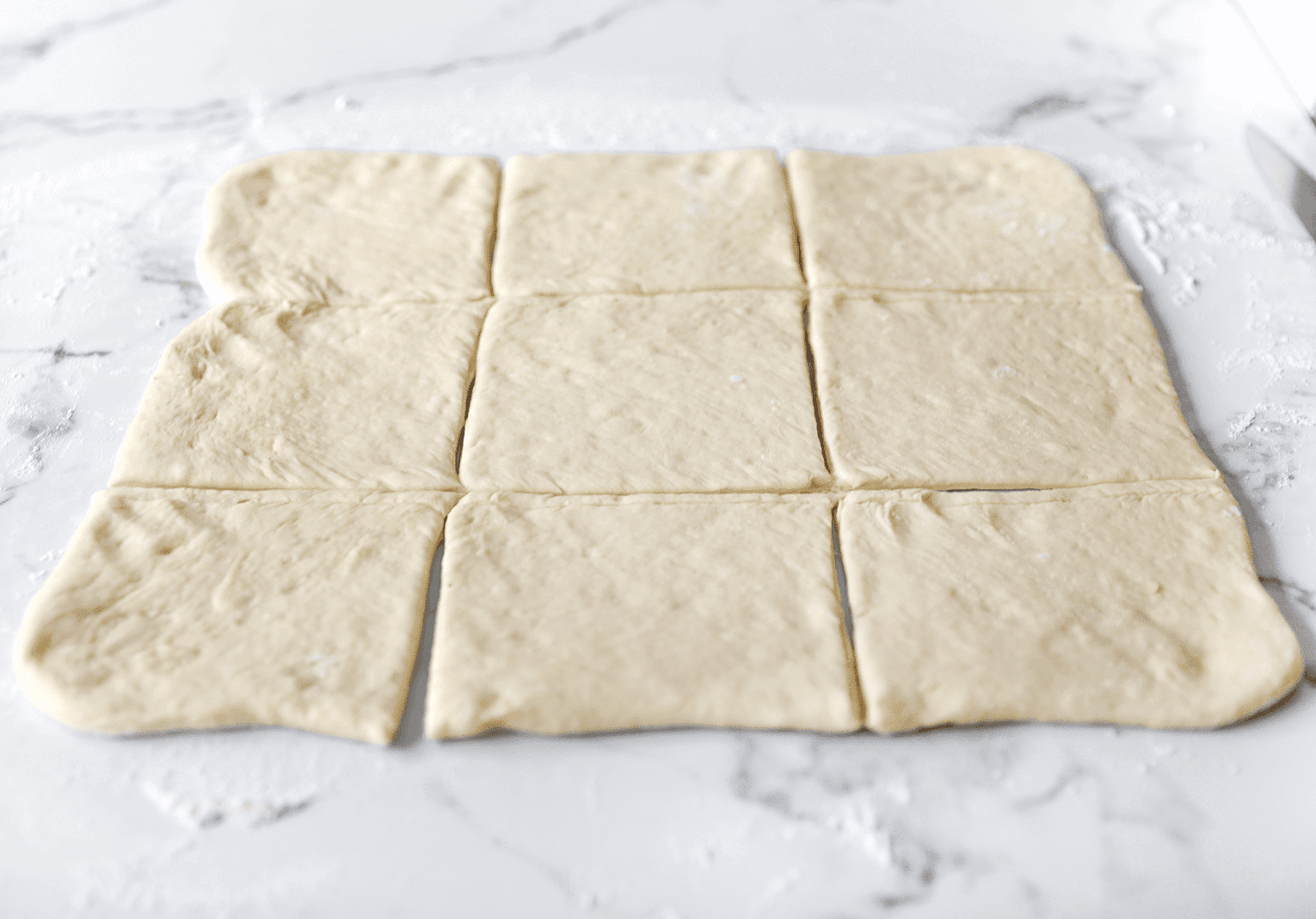 Deeg verdelen door 9 stukken