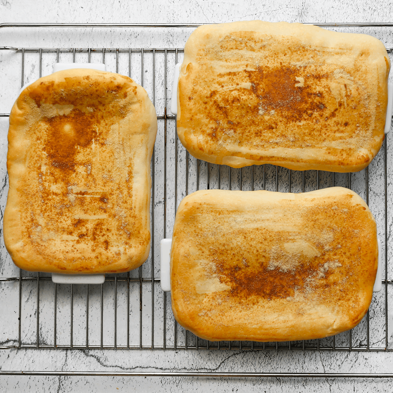 Marokkaanse kip met brood bakken in de oven