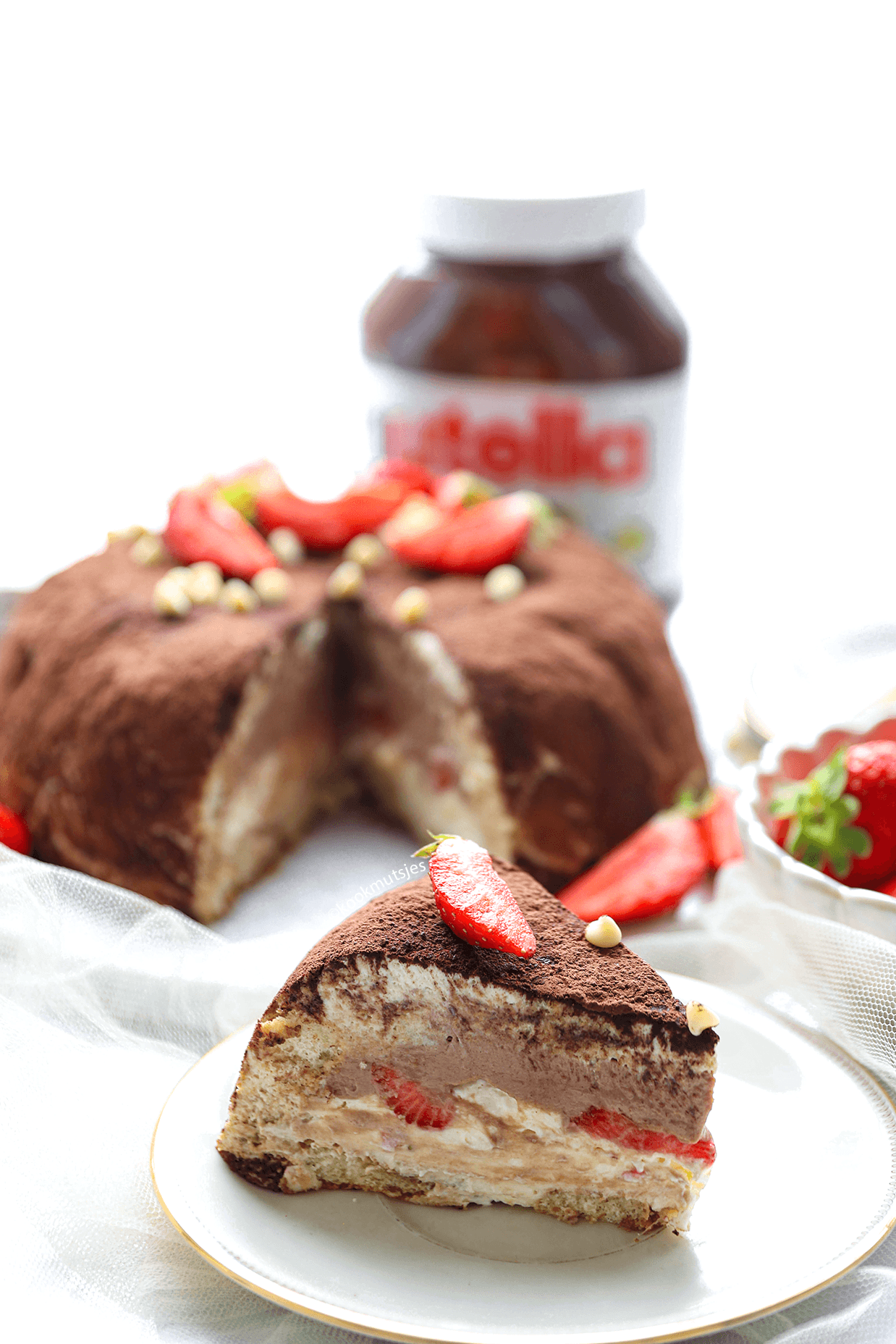 Puntje Nutella aardbeien taart (no bake) eindresultaat Kookmutsjes