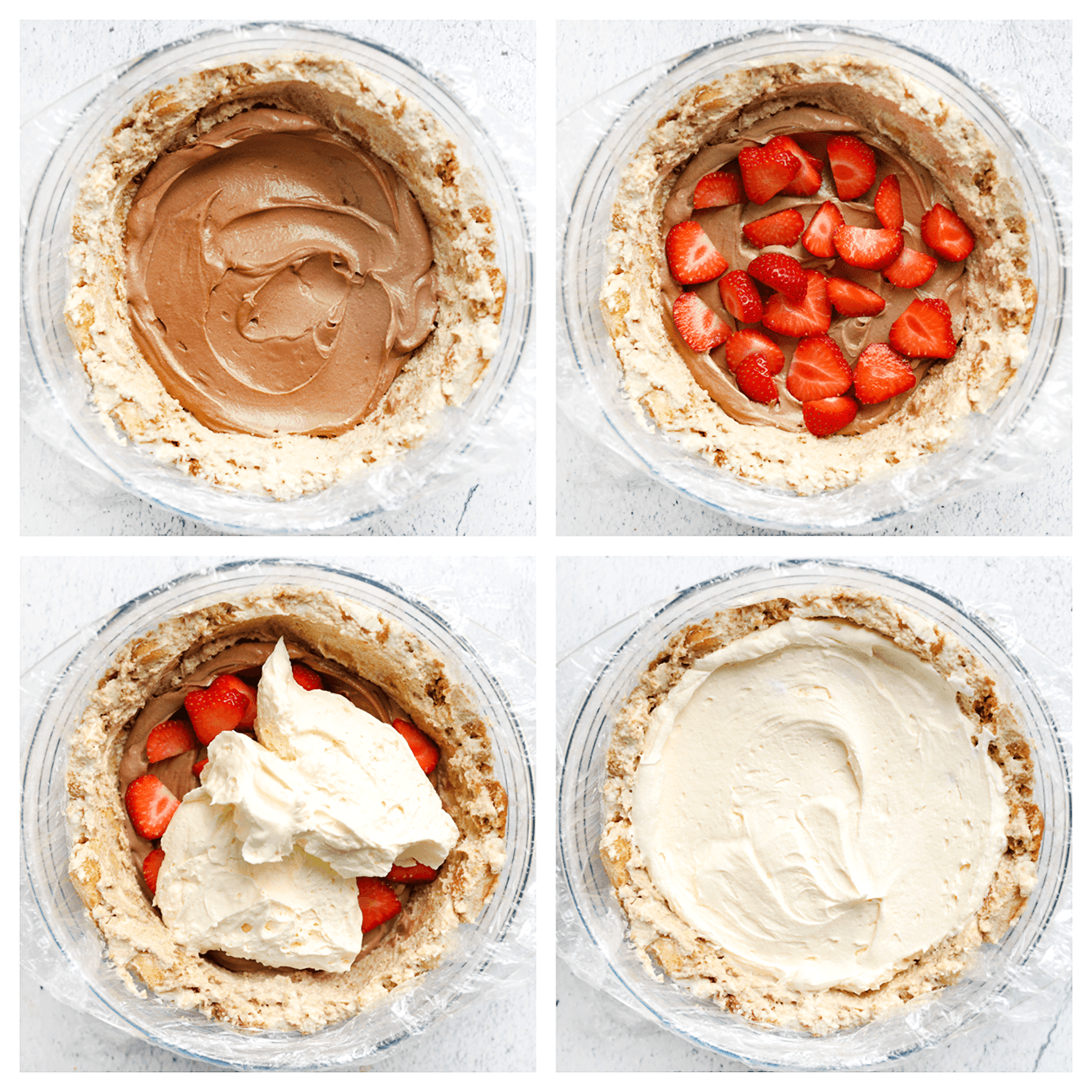 Room en aardbeien verdelen over het koekjesmengsel in een diepe kom