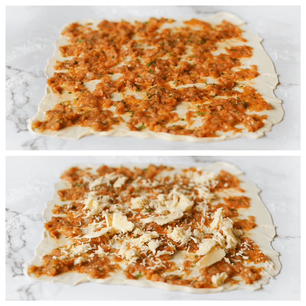 Verdeel er wat gehakt over (ongeveer 160 gram). Indien gewenst, strooi er dan wat geraspte kaas naar wens over.