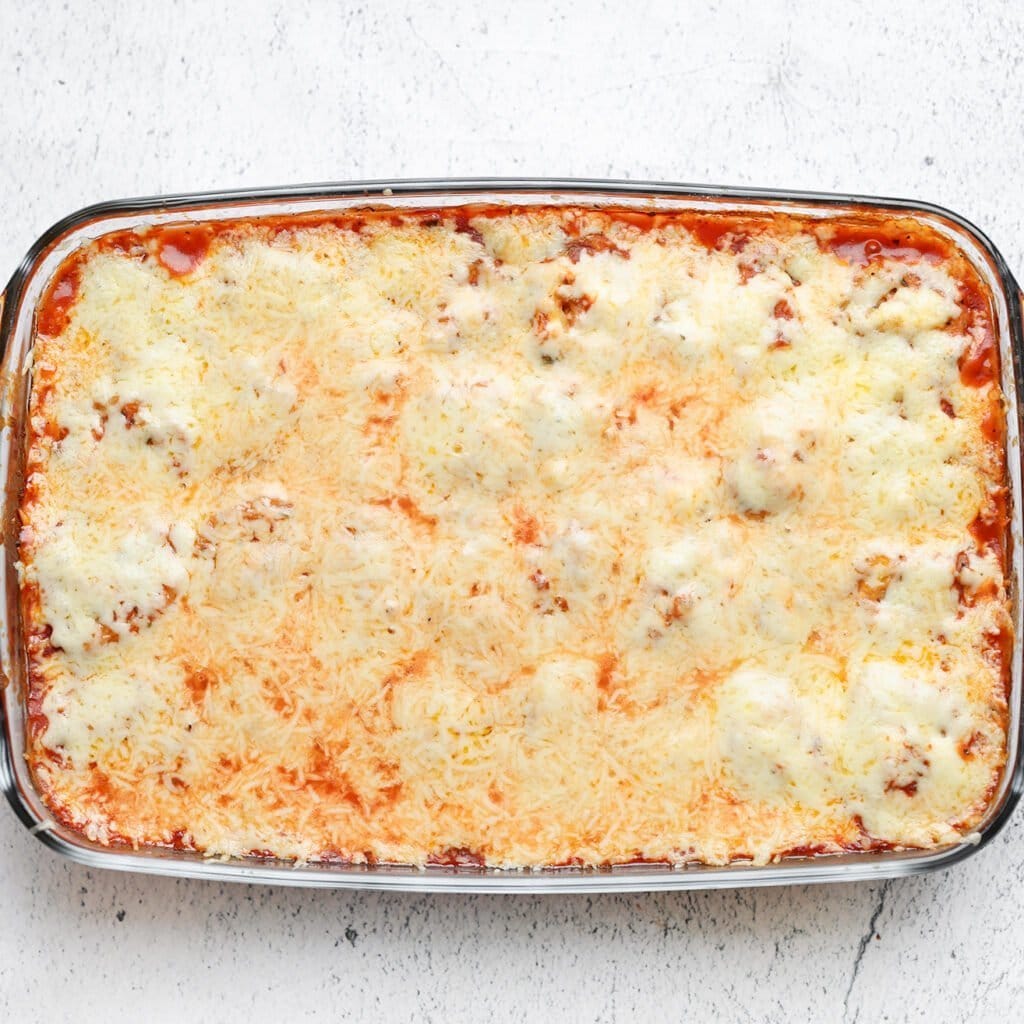 Bak de gehaktschotel nog 7-10 minuten of tot de kaas volledig is gesmolten.