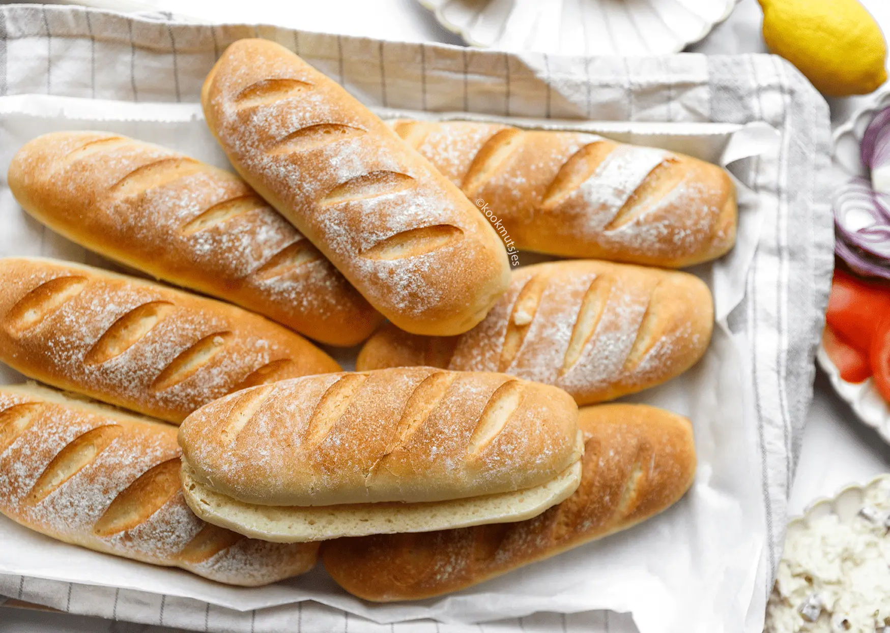 Stap-voor-stap: Puntbroodjes met Huisgemaakte Kipsalade